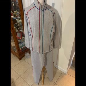 Athletic wear Outfit PXL. Gray with stripes. B8